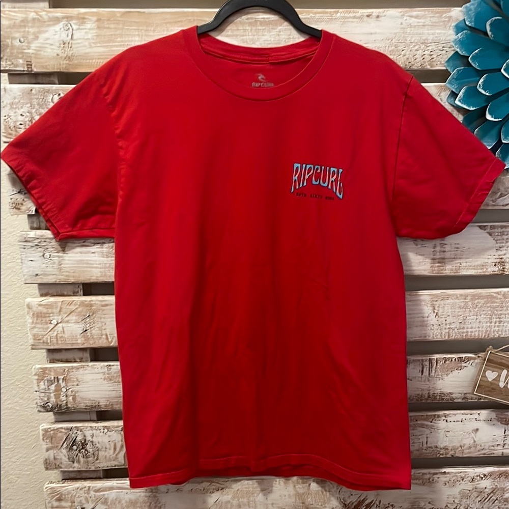 Men’s Size Large Rip Curl Red Short Sleeve Tee Vibrant Style | Standard Fit